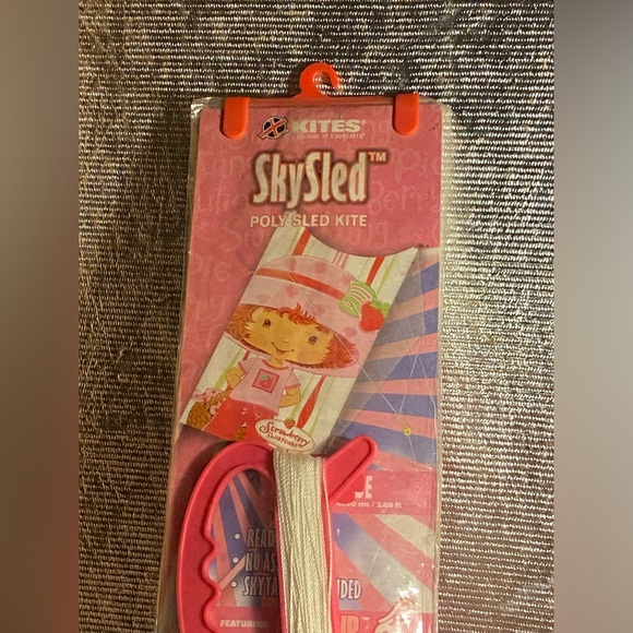 LAST CHANCE 🔥 Vintage SkySled 2003 Strawberry Shortcake Kite Original Packaging - Picture 11 of 11